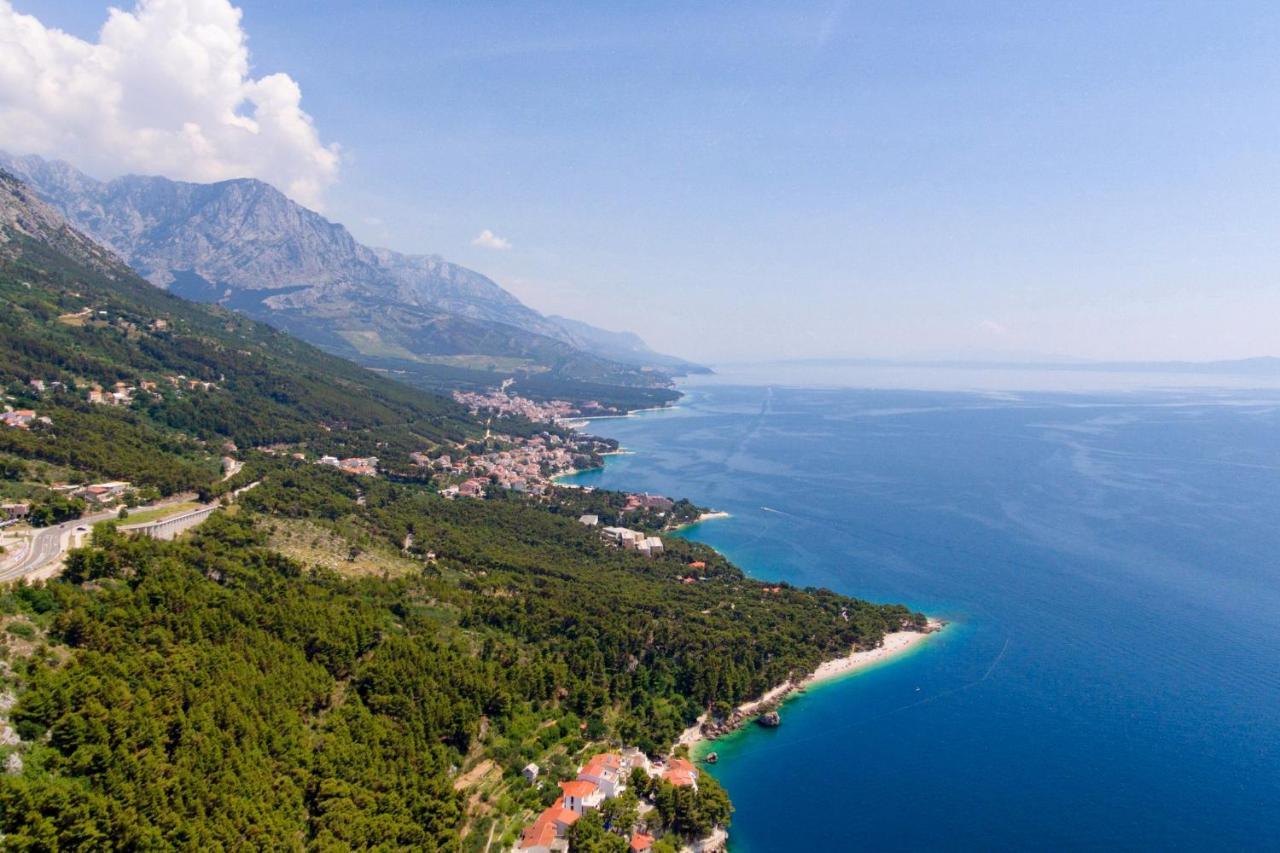 Apartments With A Parking Space Brela, Makarska - 11552 Kültér fotó